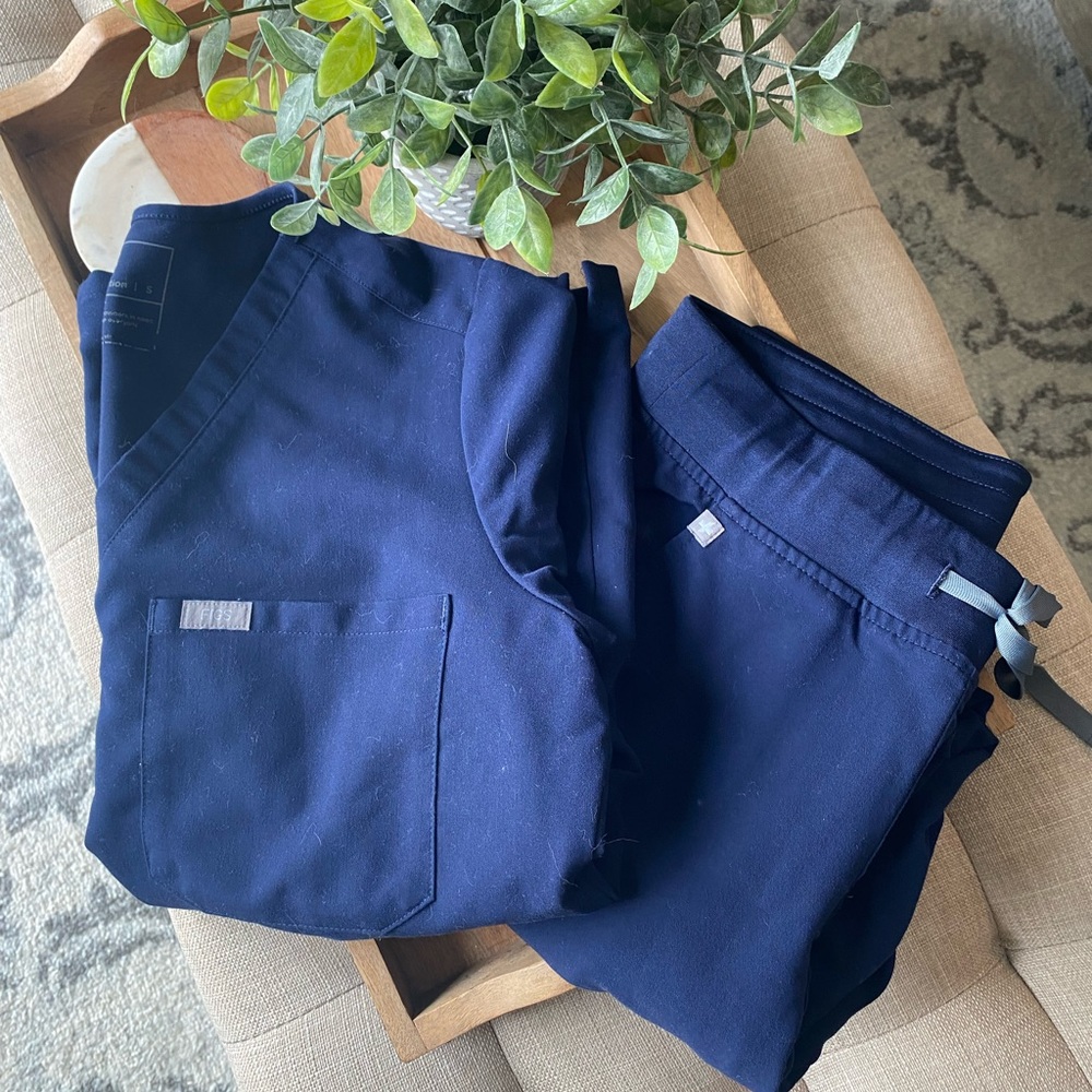 Figs Navy Blue Scrub Set w Joggers
